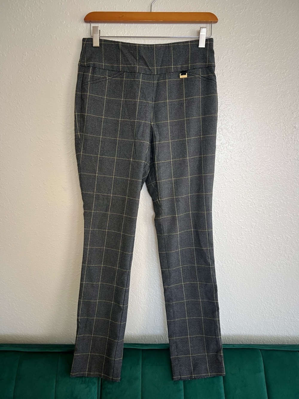 Anne Klein Gray Plaid Ankle Pants